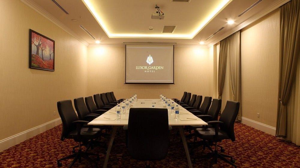 Luxor Garden Hotel โคจาเอลี ภายนอก รูปภาพ
