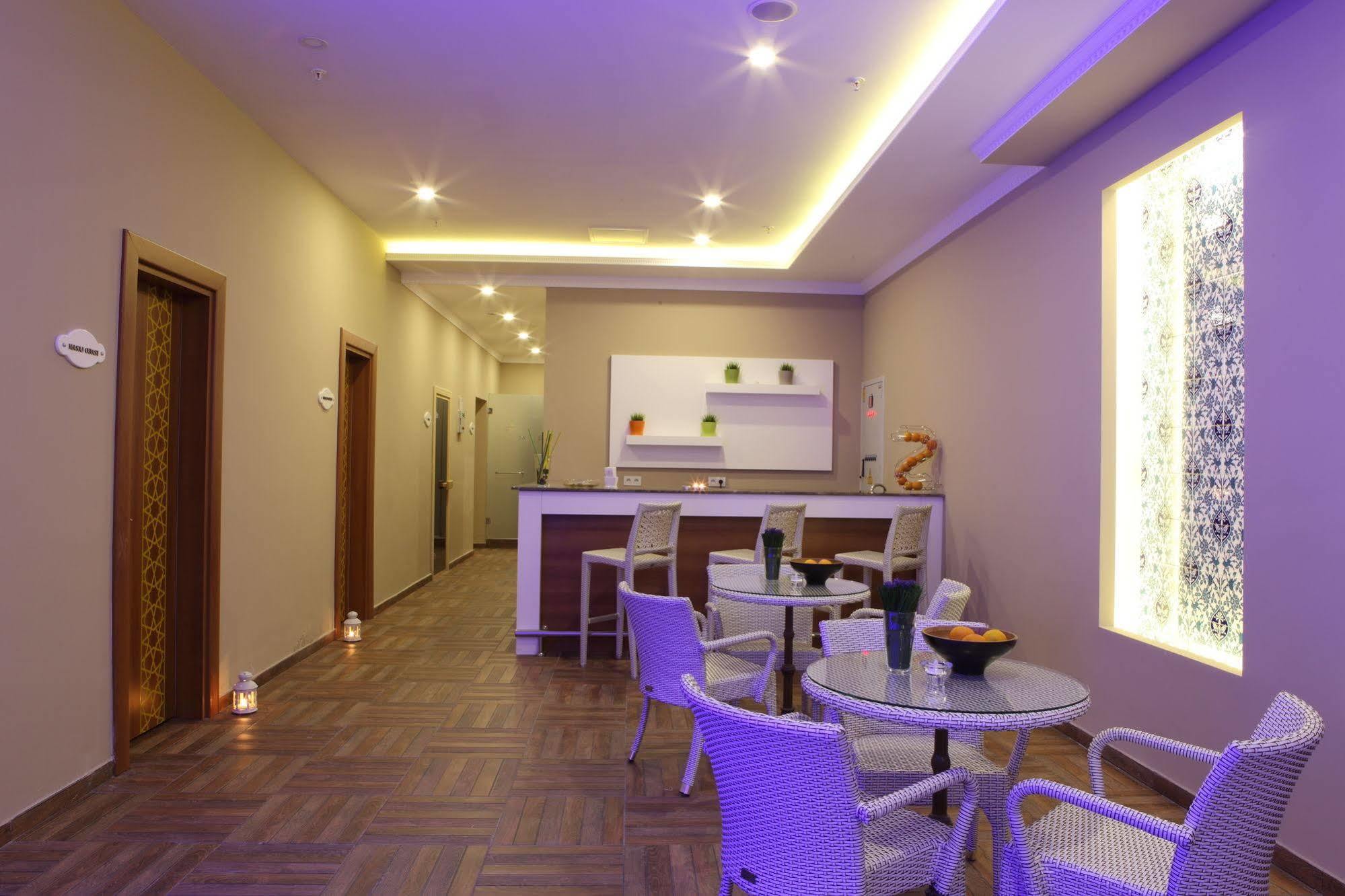 Luxor Garden Hotel โคจาเอลี ภายนอก รูปภาพ
